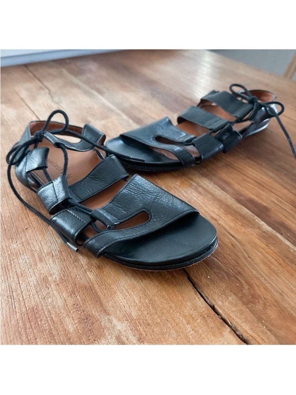 L’Amour Des Pieds Digbee Black Leather Lace-Up Gladiator Sandals Size 9